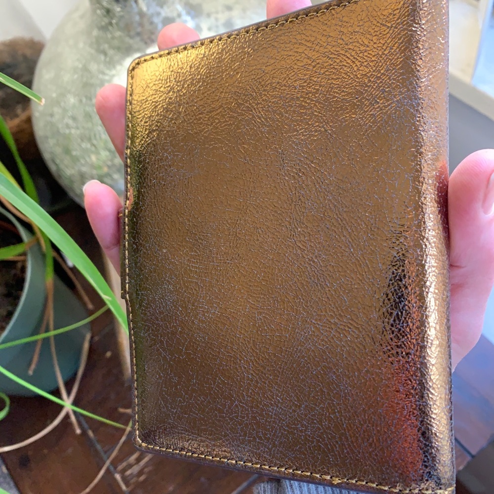 SOLD⛔️Authentic J.Crew Metallic leather passport card 🌼 - Picture 7 of 7